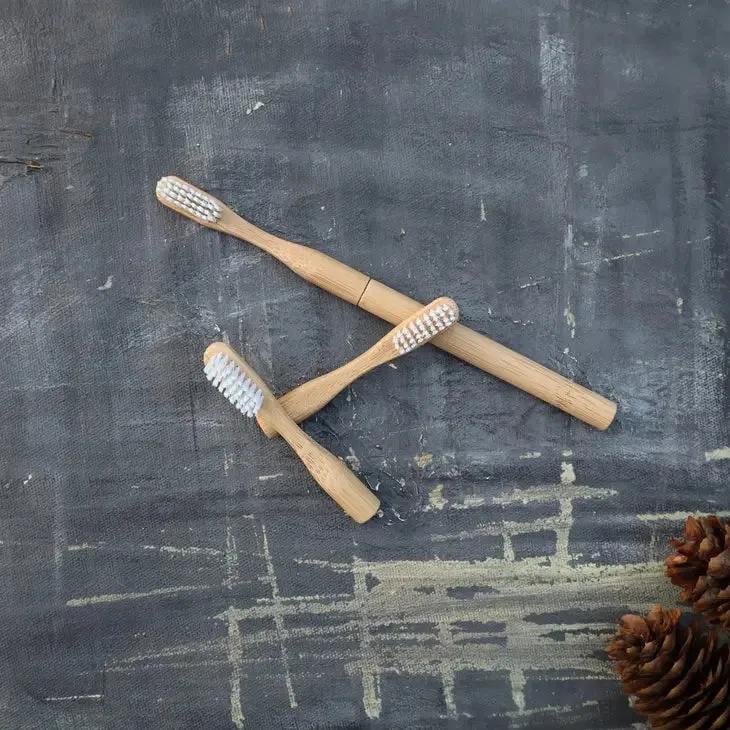 Refillable Bamboo Toothbrush (Canada only) | 2 Refills